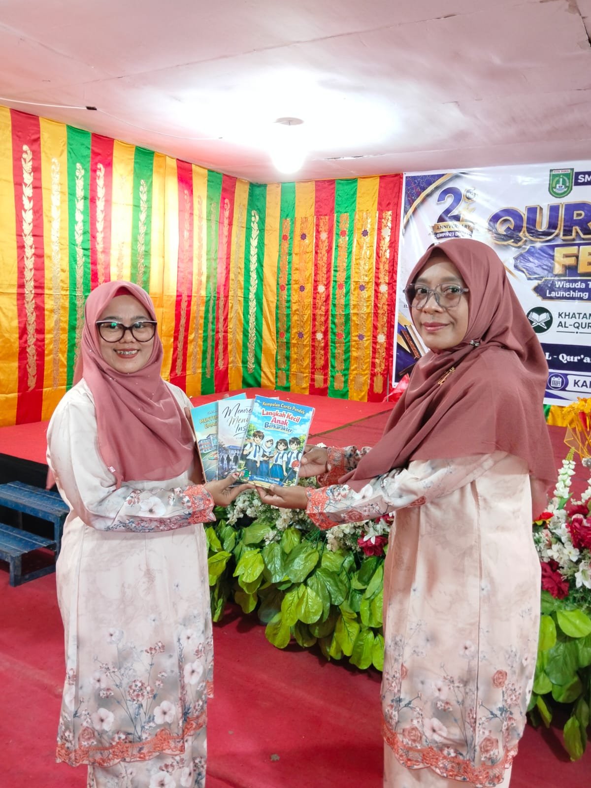 [HOT NEWS] Baru Berusia 2 Tahun, SMPN 23 Dumai Sukses Gebrak Gerakan Literasi dengan Luncurkan 3 Buku Karya Guru dan Siswa!